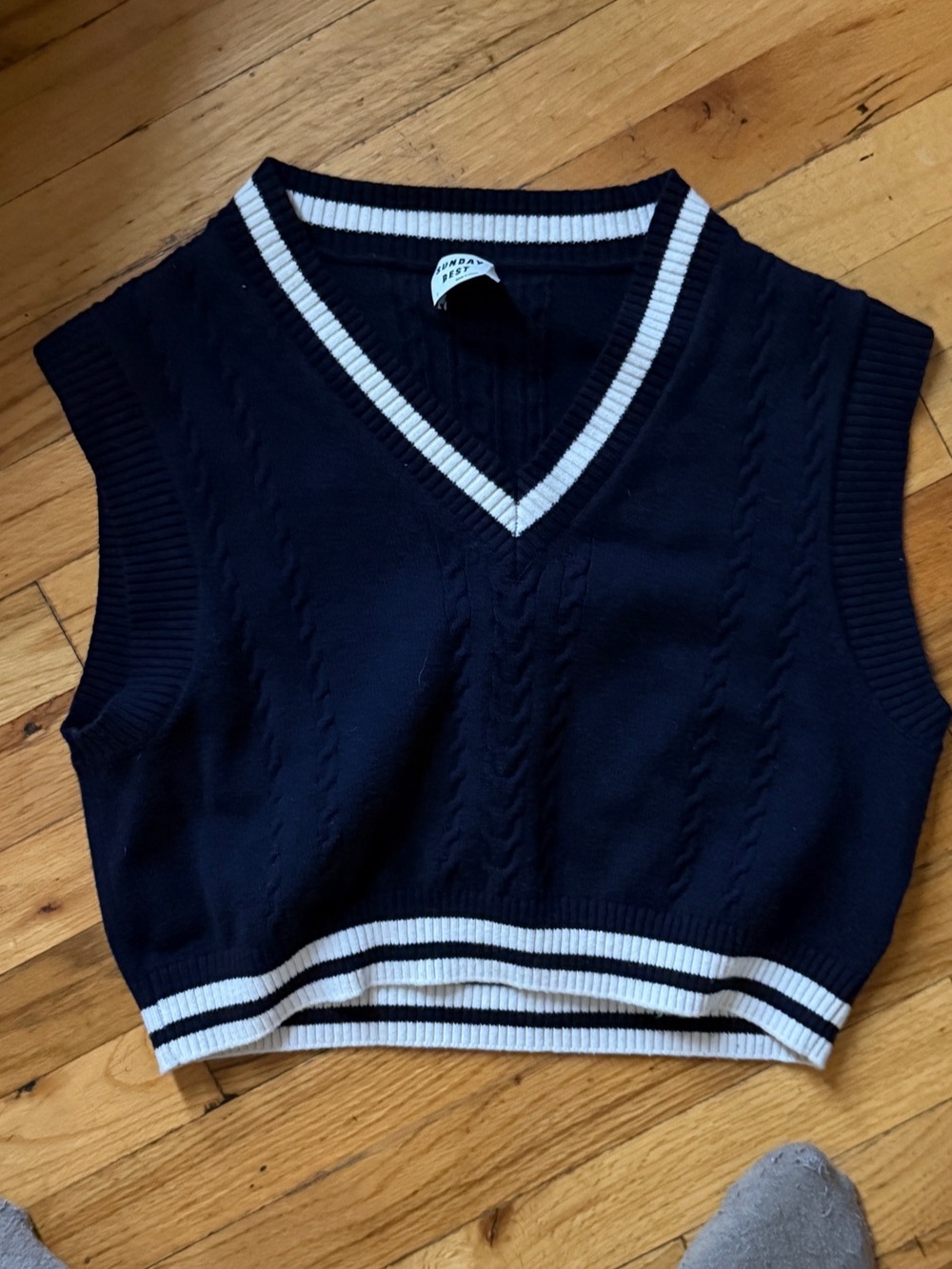 Sunday best navy & White V-Neck Sweater Vest Like New